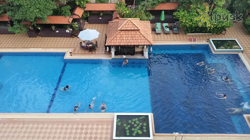 Фото отеля Somadevi Angkor Hotel & Spa 5* Сієм Рієп Камбоджа екстер'єр та басейни