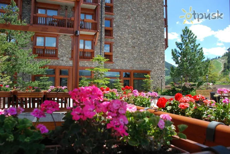 Фото отеля Sport Village Hotel 4* Soldeu – El Tarter Andora išorė ir baseinai