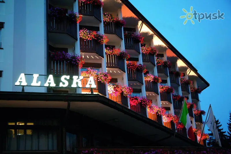 Фото отеля Alaska Cortina 4* Kortina d'Ampezas Italija išorė ir baseinai