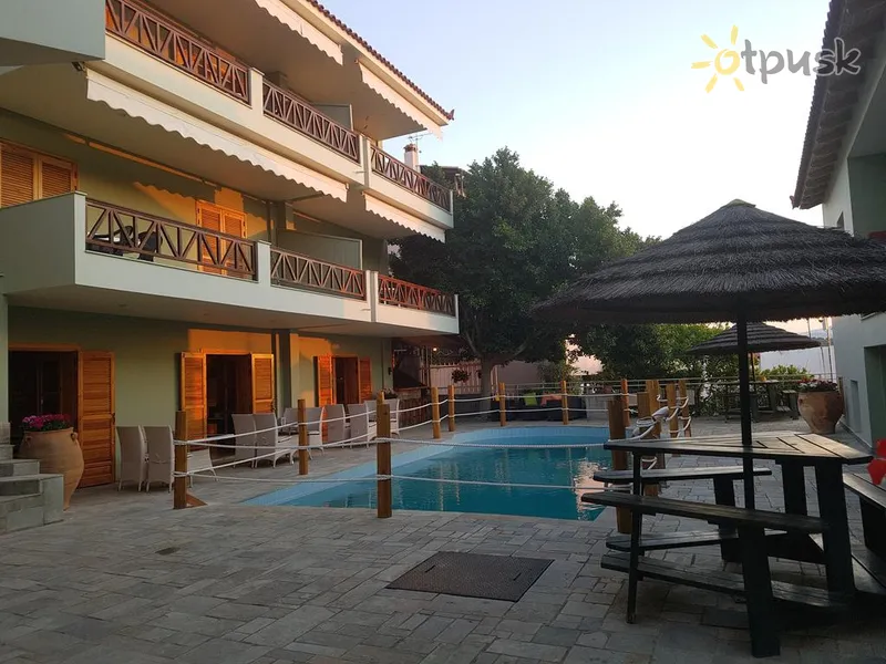 Фото отеля Ninemia Residence 3* Peloponēsa Grieķija ārpuse un baseini