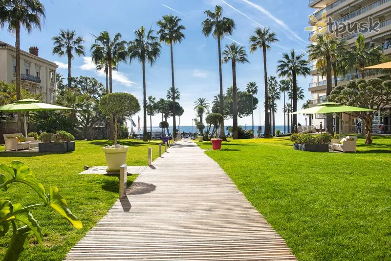Фото отеля Le Grand Hotel Cannes 5* Kannas Francija ārpuse un baseini