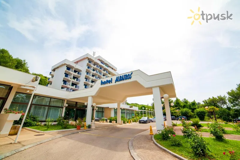 Фото отеля Albatros Hotel 2* Ульцинь Черногория экстерьер и бассейны