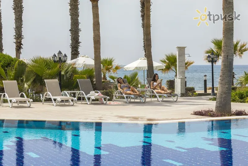 Фото отеля Aquamare Beach Hotel & Spa 4* Пафос Кипр экстерьер и бассейны