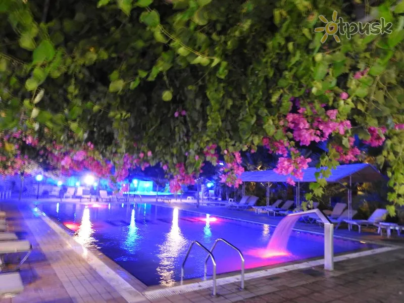 Фото отеля Corfu 3* Ayia Napa Kipras išorė ir baseinai