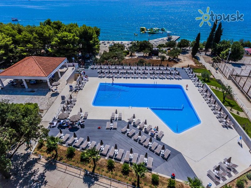 Фото отеля Medena Hotel 3* Трогир Хорватия экстерьер и бассейны