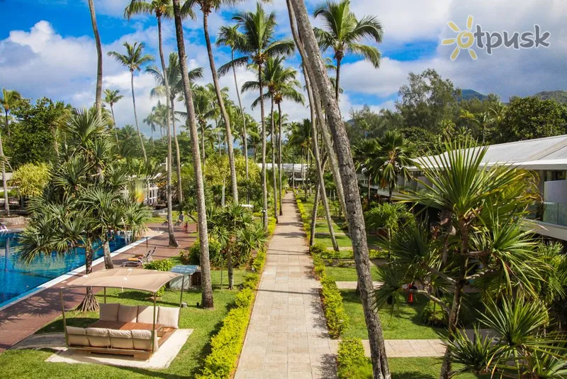 Фото отеля Avani Seychelles Barbarons Resort & Spa 4* о. Маэ Сейшельские о-ва экстерьер и бассейны