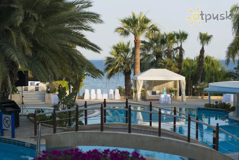 Фото отеля Mediterranean 4* Лимассол Кипр экстерьер и бассейны