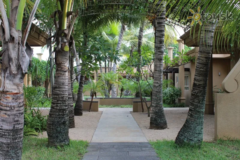 Фото отеля Mauricia Beachcomber Resort & Spa 4* о. Маврикій Маврикій екстер'єр та басейни