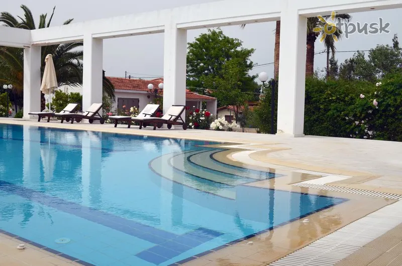 Фото отеля Olive Mansion Suites 2* Аттика Греція екстер'єр та басейни
