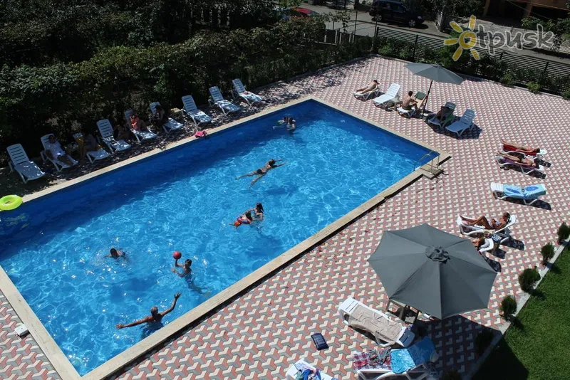 Фото отеля Comfort Inn 4* Кобулеті Грузія екстер'єр та басейни