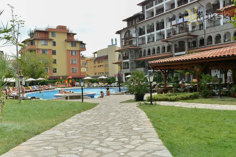 Фото отеля Olymp Apartcomplex 4* Šventasis Vlasas Bulgarija išorė ir baseinai