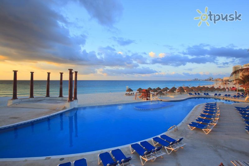 Фото отеля Krystal Cancun 5* Канкун Мексика экстерьер и бассейны