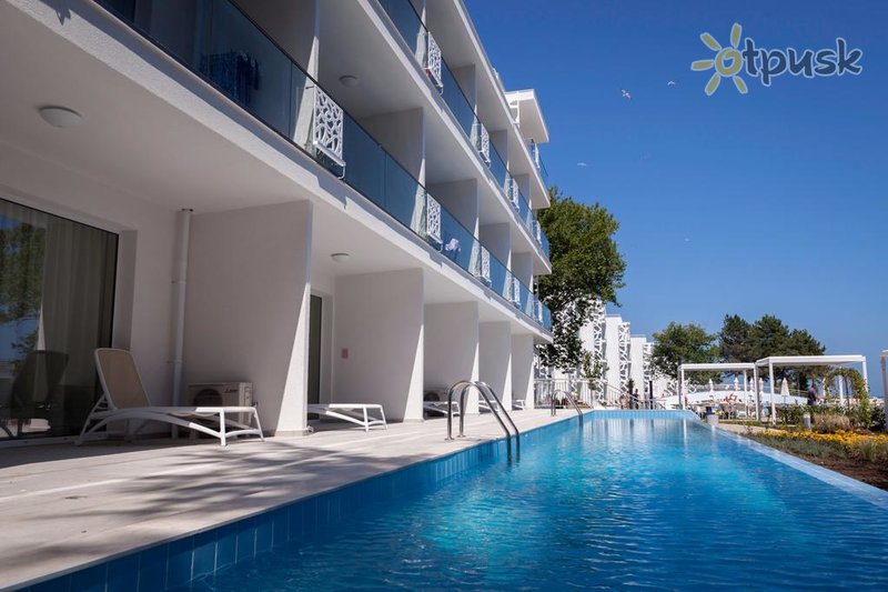 Фото отеля Maritim Hotel Paradise Blue 5* Албена Болгария экстерьер и бассейны