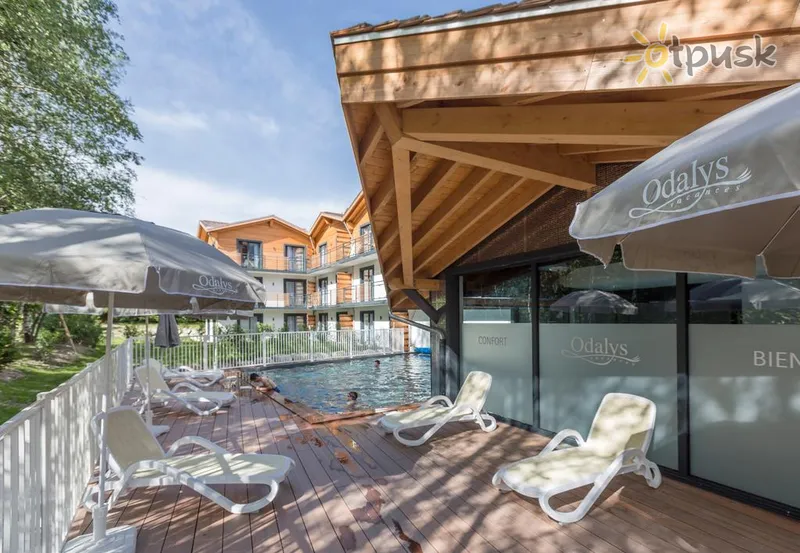 Фото отеля Residence Prestige Odalys Isatis 4* Шамоні Франція екстер'єр та басейни