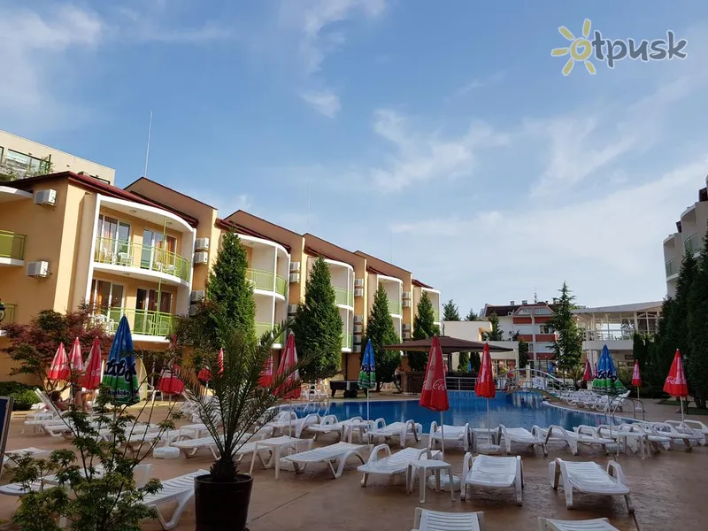 Фото отеля Sun City 3* Saulainā pludmale Bulgārija ārpuse un baseini