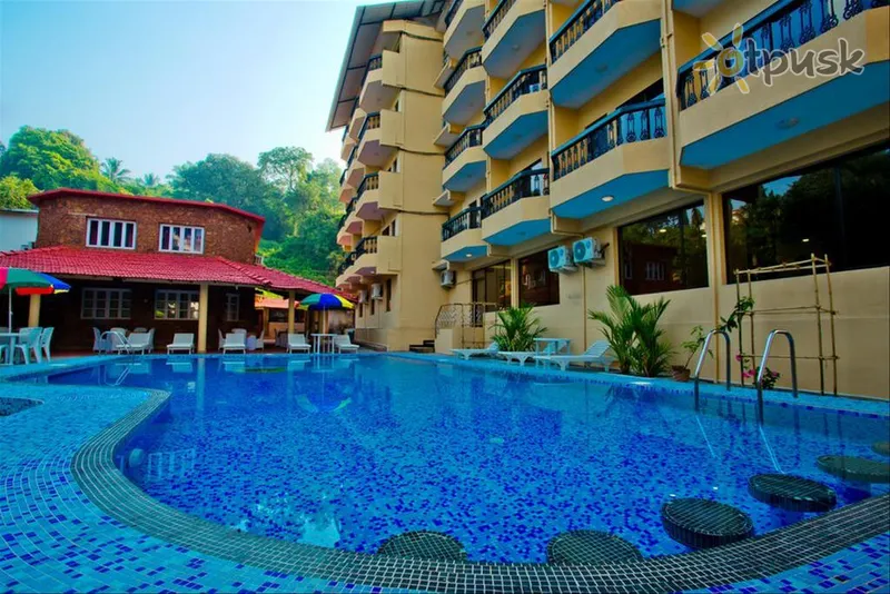 Фото отеля Mint Rendezvous Beach Resort 3* Северный Гоа Индия экстерьер и бассейны