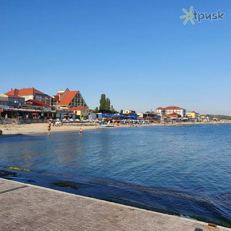Фото отеля Айсберг 2* Железный Порт Украина пляж