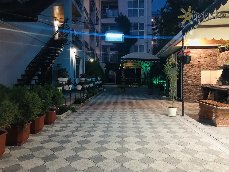 Фото отеля Платан 2* Dzelzs osta Ukraina ārpuse un baseini