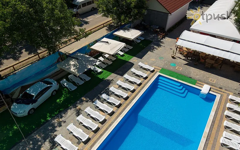 Фото отеля Скорпіон 3* Залізний порт Україна екстер'єр та басейни