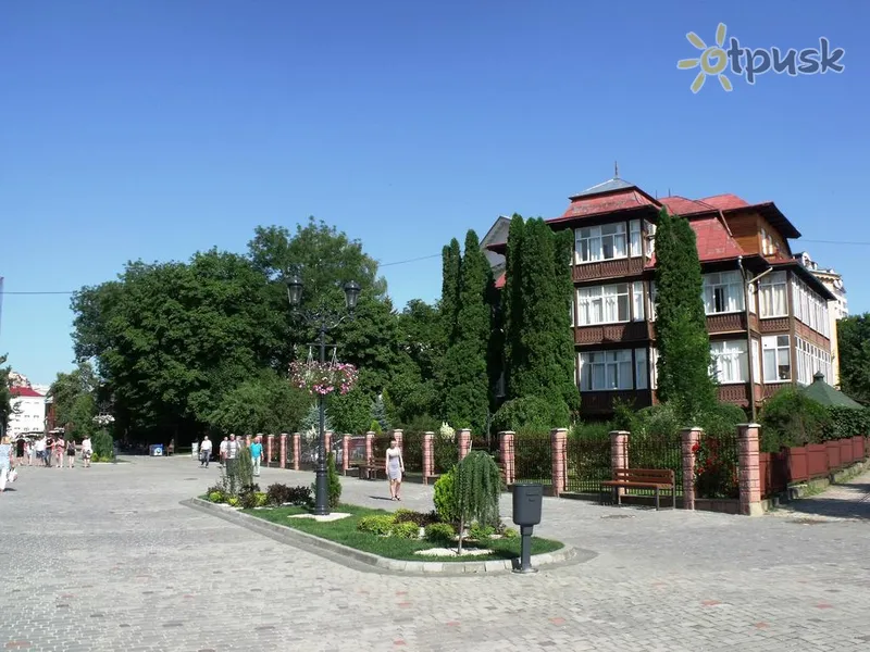 Фото отеля Сонячна 2* Трускавец Украина экстерьер и бассейны