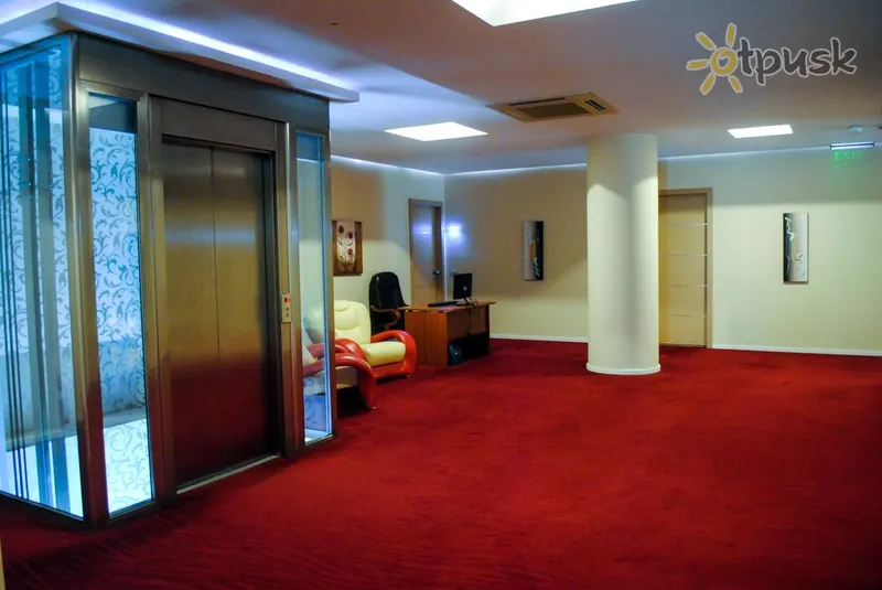 Фото отеля Sky 2 Hotel 4* Тирана Албанія лобі та інтер'єр