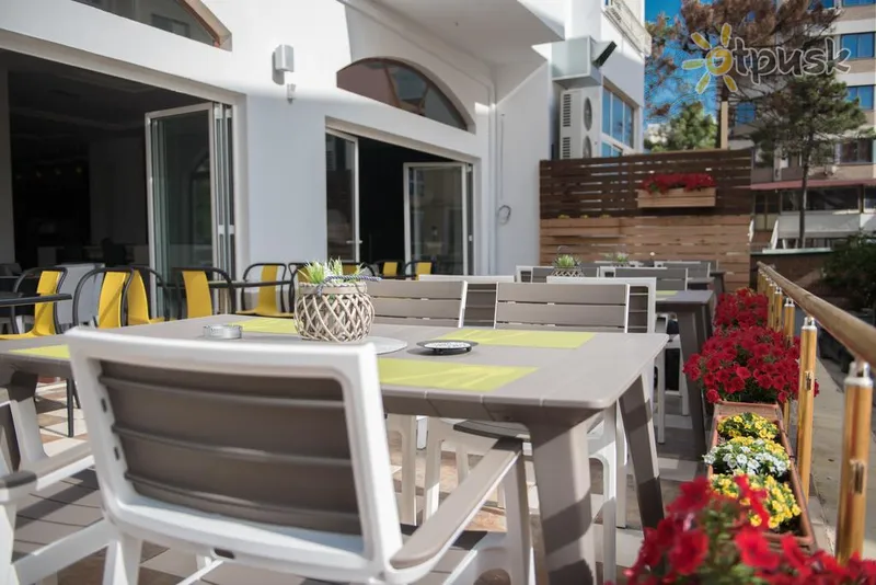 Фото отеля Inn Hotel 3* Дуррес Албанія бари та ресторани