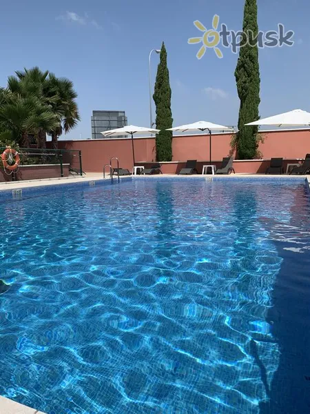 Фото отеля Hilton Garden Inn Malaga 4* Малага Іспанія екстер'єр та басейни