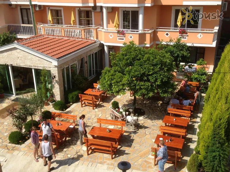 Фото отеля Holiday II Apartment 3* Ulcinj Juodkalnija barai ir restoranai