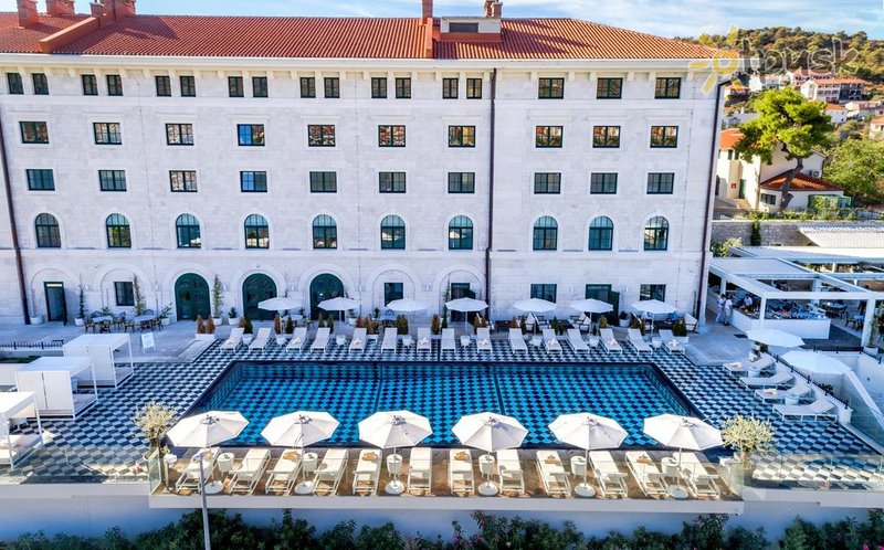 Фото отеля Brown Beach House 4* Трогир Хорватия экстерьер и бассейны