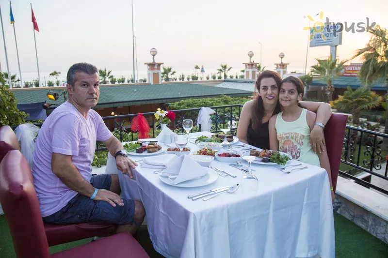 Фото отеля May Garden Club Hotel 4* Алания Турция бары и рестораны
