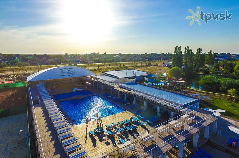 Фото отеля Papademore Hotel 3* Geničeskas Ukraina išorė ir baseinai