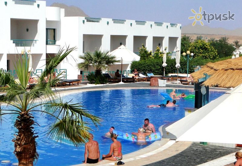 Фото отеля Sharm Holiday Resort 4* Шарм эль Шейх Египет экстерьер и бассейны