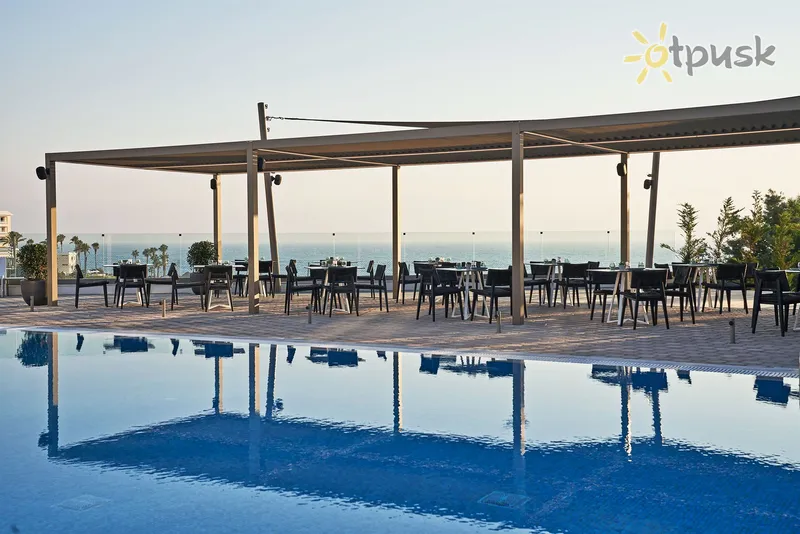 Фото отеля Atlantica Mare Village Paphos 5* Пафос Кіпр бари та ресторани