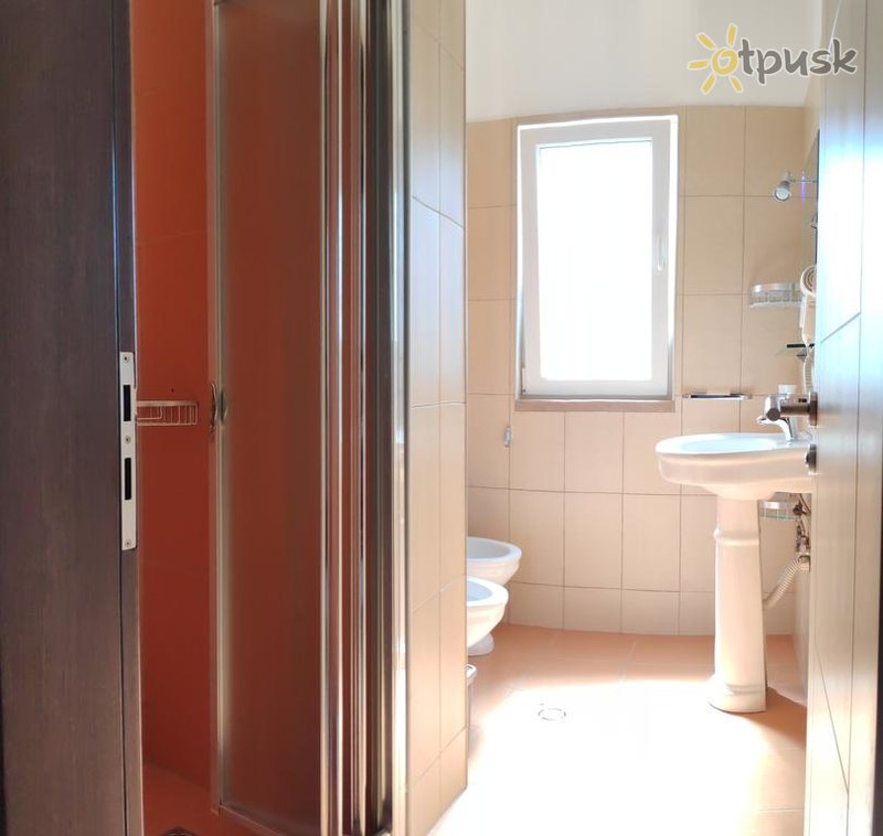 Фото отеля Paja Villa 3* Ксамил Албания номера