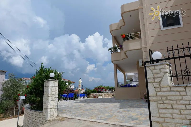 Фото отеля Kela Villa 3* Ксаміл Албанія екстер'єр та басейни