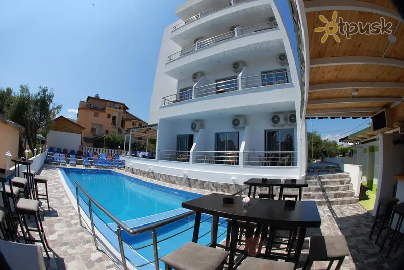 Фото отеля Piramida Hotel 3* Ksamilas Albanija išorė ir baseinai