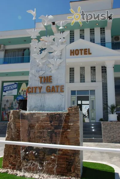 Фото отеля The City Gate Hotel 3* Saranda Albānija ārpuse un baseini