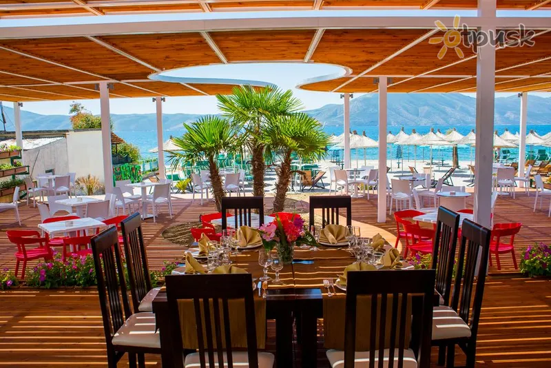 Фото отеля Royal Hotel 3* Влера Албанія бари та ресторани