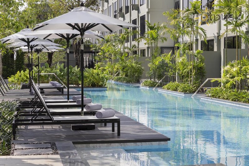 Фото отеля Four Points by Sheraton Phuket Patong Beach Resort 4* о. Пхукет Таиланд экстерьер и бассейны