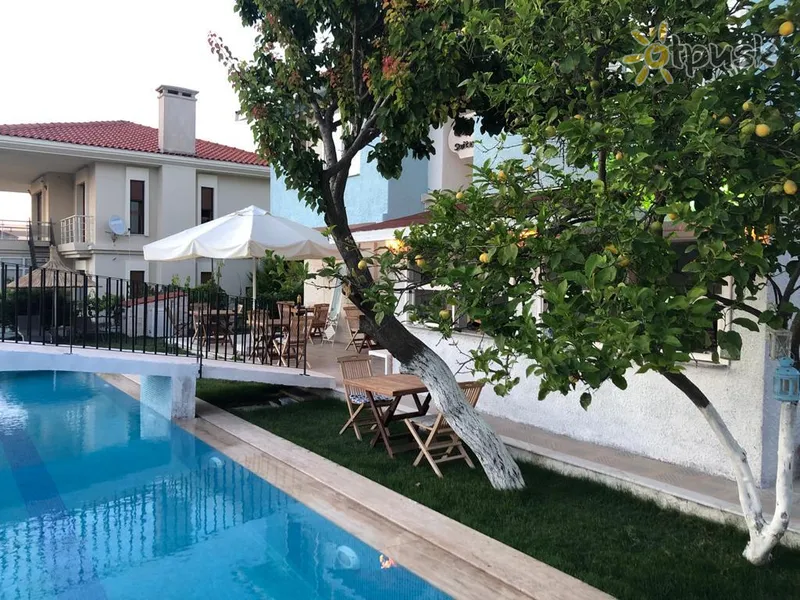 Фото отеля La Mira Suites 3* Чешме Туреччина екстер'єр та басейни