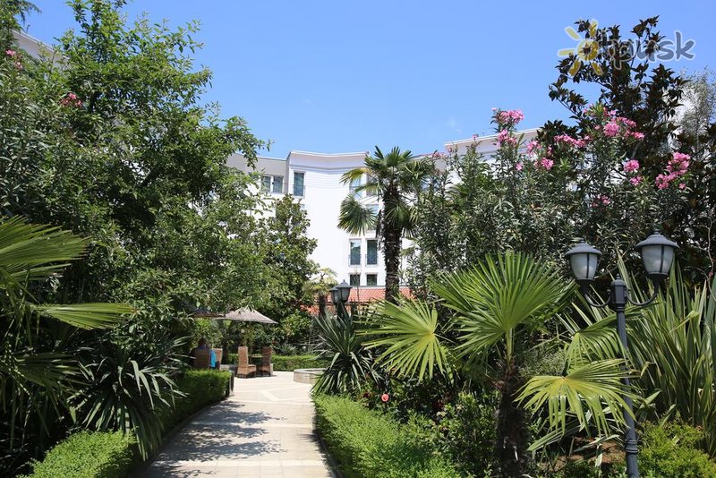 Фото отеля Rogner Hotel 5* Тирана Албания экстерьер и бассейны