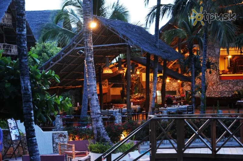 Фото отеля Palumboreef Beach Resort 3* Уроа Танзанія бари та ресторани