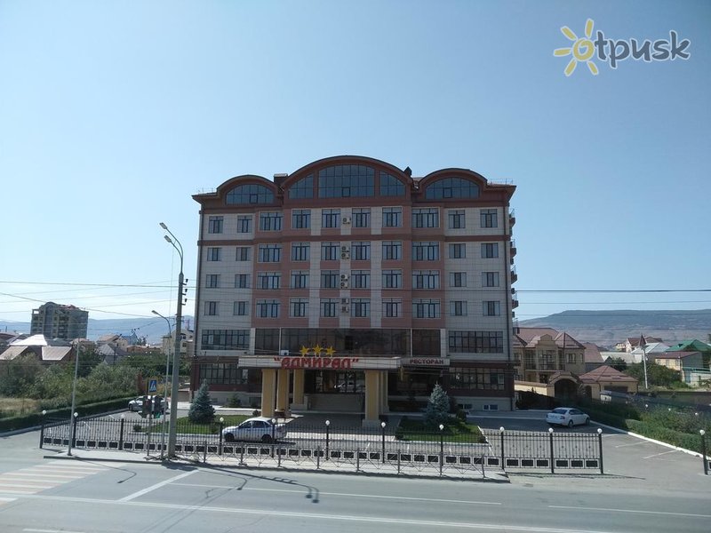 Фото отеля Адмирал 3* Махачкала россия экстерьер и бассейны
