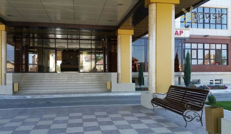 Фото отеля Адмирал 3* Махачкала россия экстерьер и бассейны
