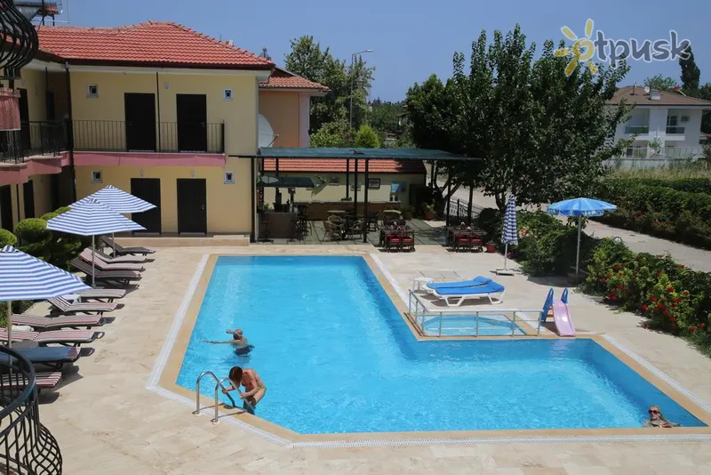 Фото отеля Las Palmeras Hotel 3* Кемер Туреччина екстер'єр та басейни