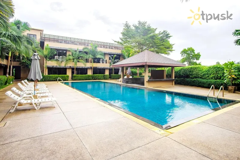 Фото отеля Capital O 486 Naiyang Beach Hotel 4* о. Пхукет Таїланд екстер'єр та басейни