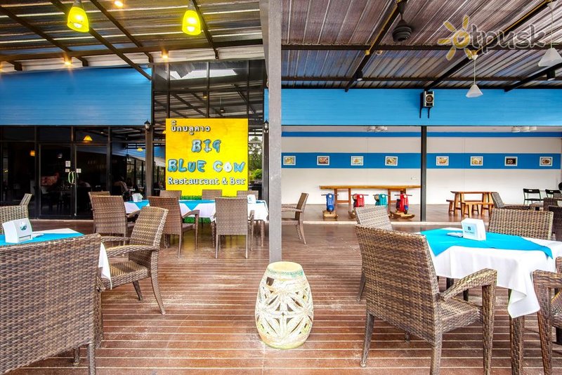 Фото отеля Capital O 486 Naiyang Beach Hotel 4* о. Пхукет Таиланд бары и рестораны