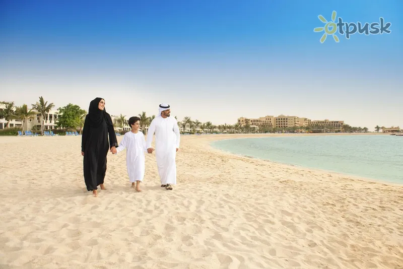 Фото отеля Hilton Ras Al Khaimah Beach Resort 5* Рас Аль-Хайма ОАЭ пляж