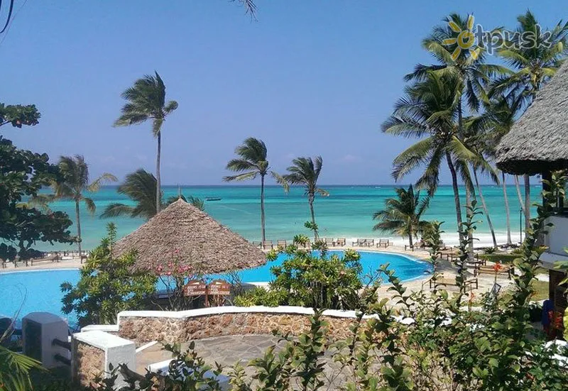 Фото отеля Karafuu Beach Resort & Spa 5* Пингве Танзания экстерьер и бассейны