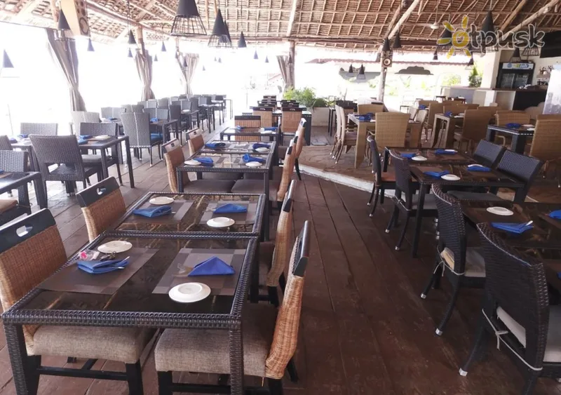 Фото отеля Amaan Bungalows Beach Resort 3* Нунгві Танзанія бари та ресторани